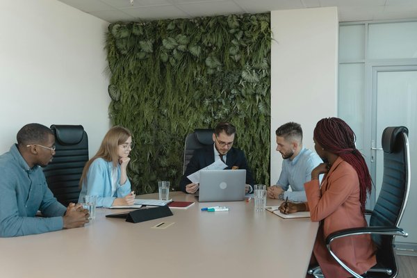 Concevoir le futur : Le développement logiciel sur-mesure pour vos besoins