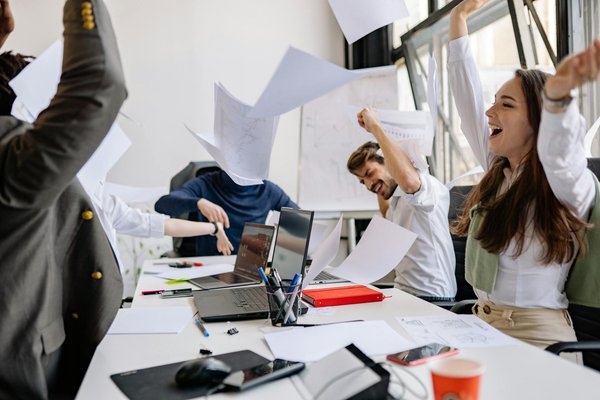 Comment bien choisir sa formation en dropshipping ?