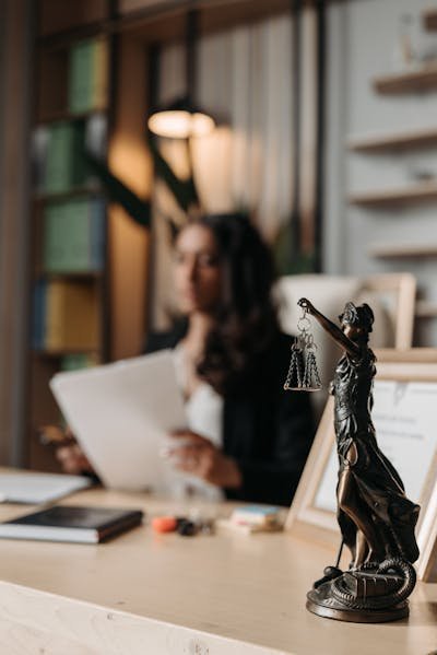 Avocat spécialisé en droit des marques : protégez votre identité commerciale